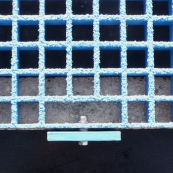 Catch pit cover for railway